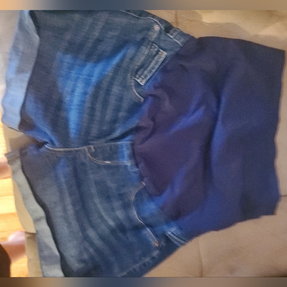 Maternity shorts- Levi's